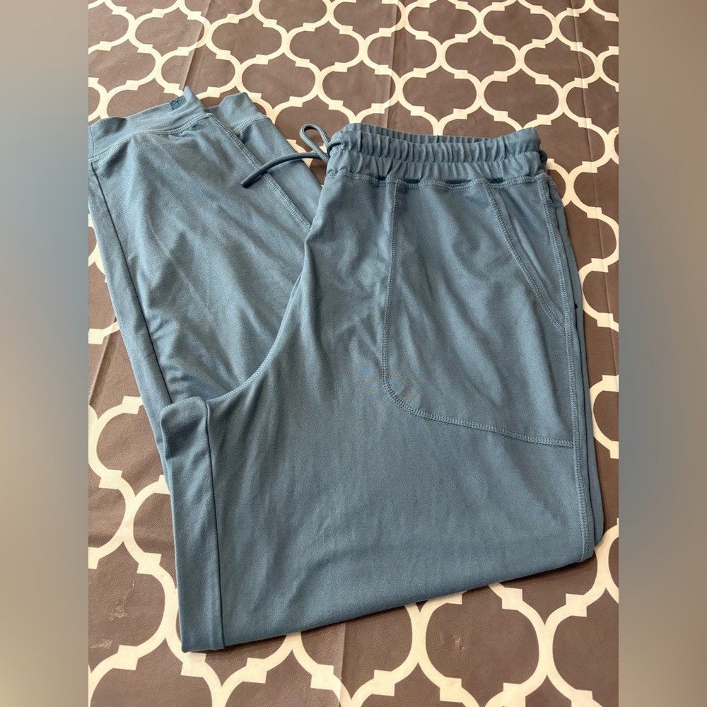 BAREFOOT DREAMS Malibu Collection Butterchic Knit Joggers in Stargazer Blue NWT - Picture 2 of 5